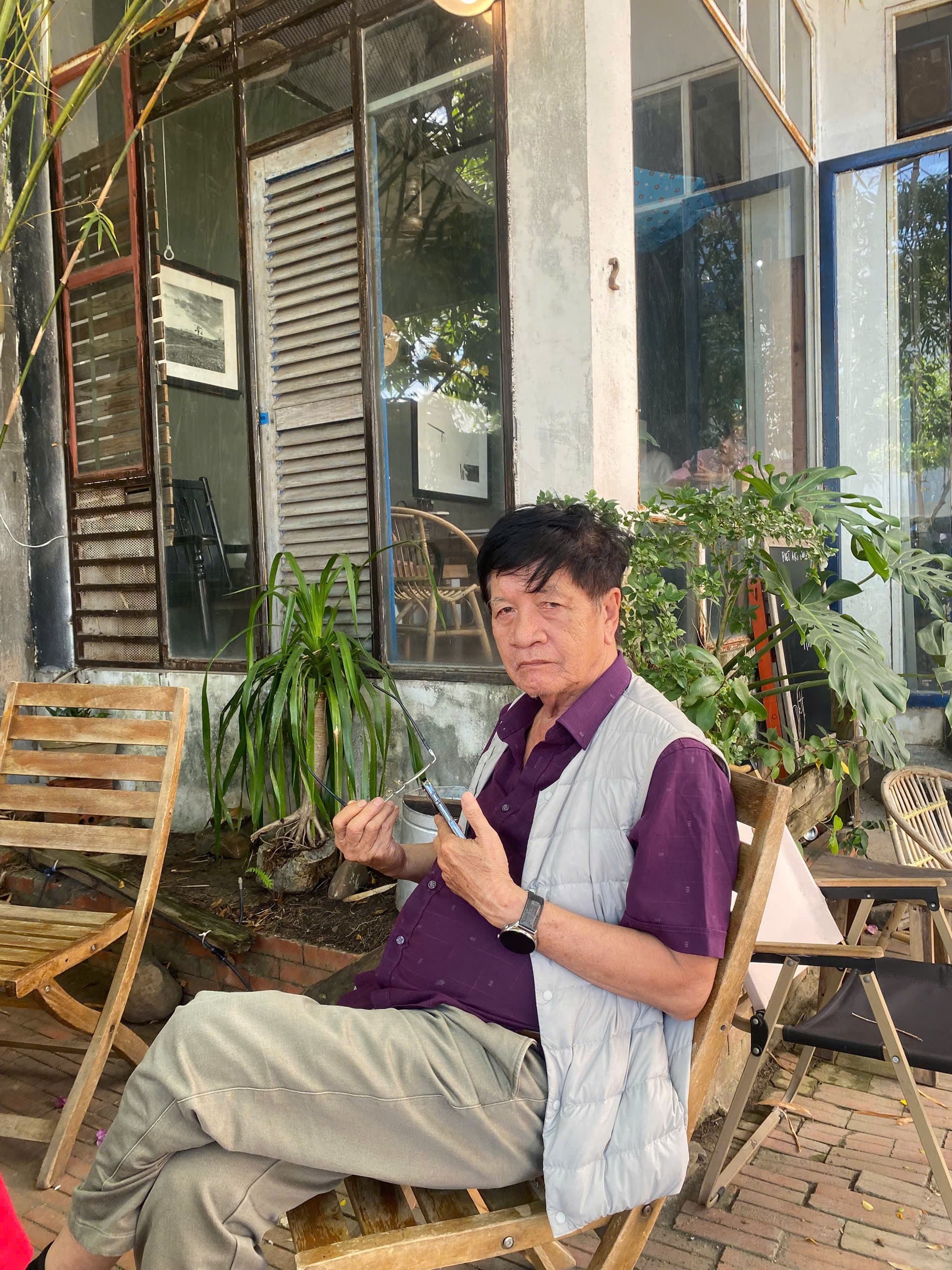 Khuê Việt Trường